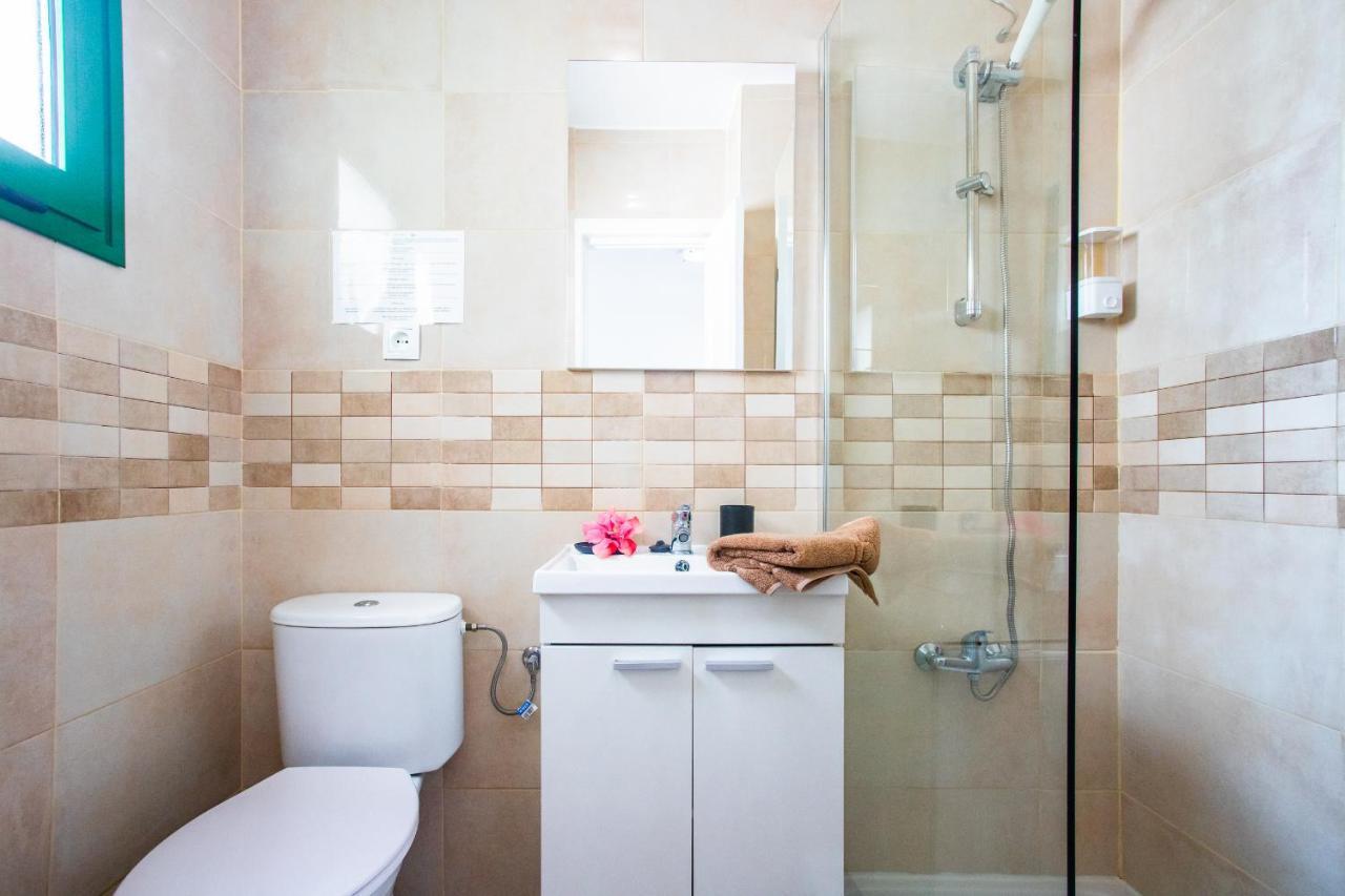 Moya Apartment Tias Bagian luar foto