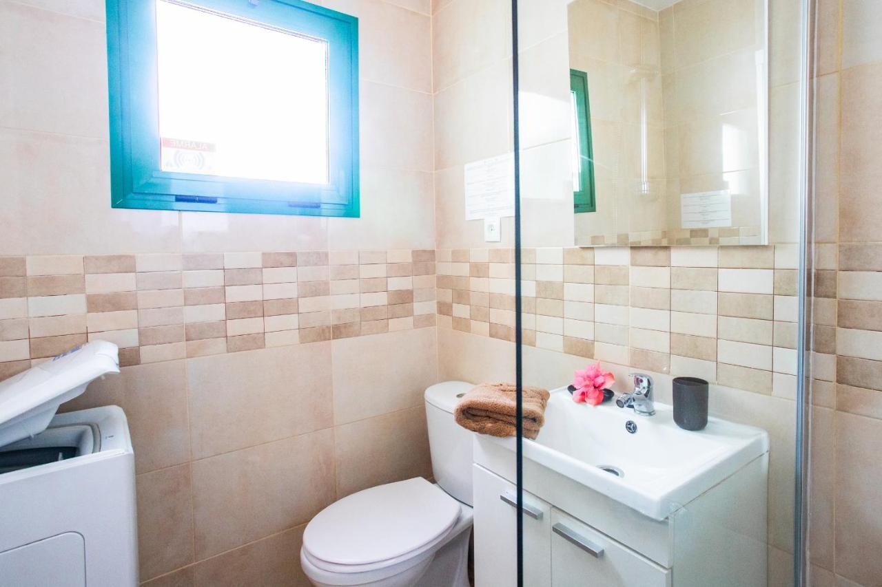 Moya Apartment Tias Bagian luar foto