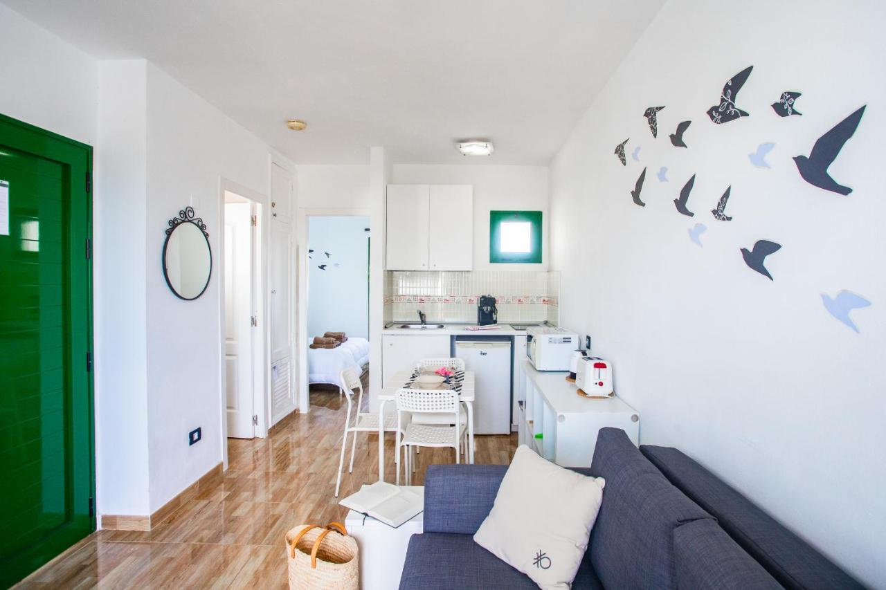Moya Apartment Tias Bagian luar foto