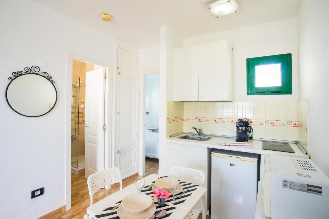Moya Apartment Tias Bagian luar foto