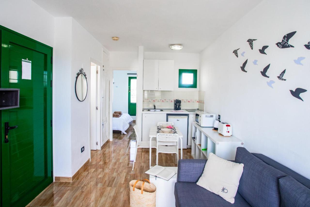 Moya Apartment Tias Bagian luar foto