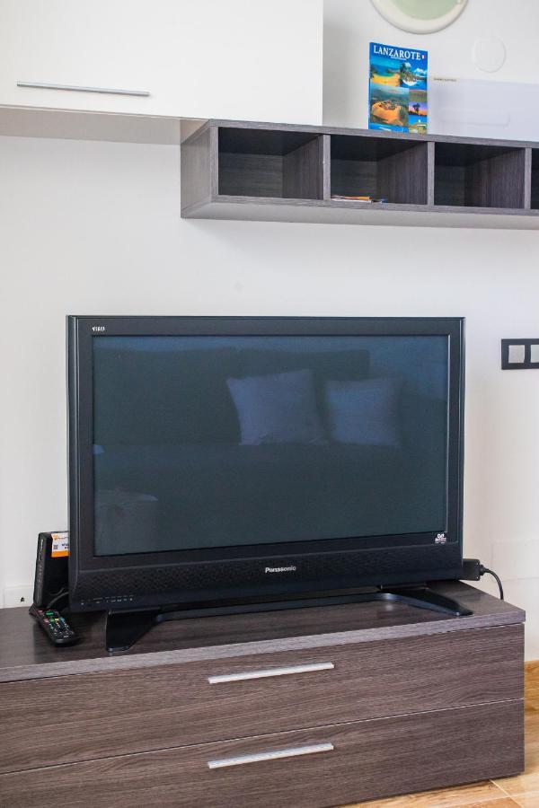 Moya Apartment Tias Bagian luar foto