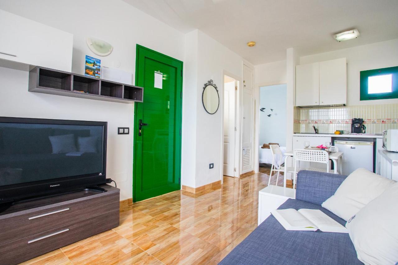 Moya Apartment Tias Bagian luar foto