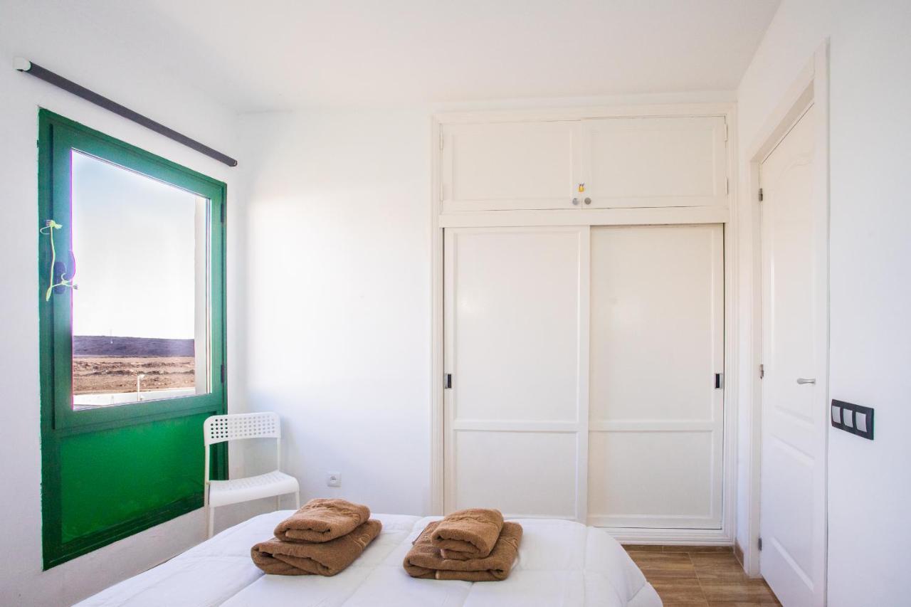Moya Apartment Tias Bagian luar foto